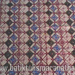 Kain Kotak Batu Kecil